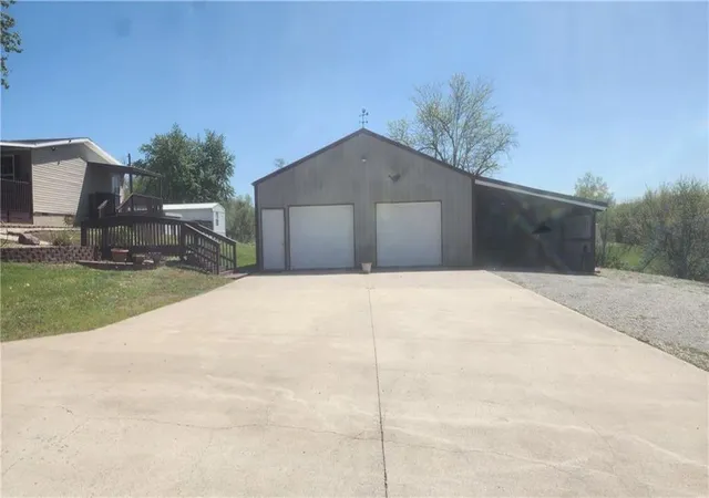 Homes for sale in Gallatin, MO | 402 W Corrine St, Gallatin, MO 64640 | MLS# 2615187