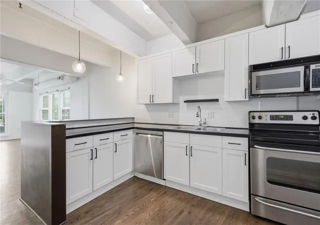 Photo 2 of Condo for sale at 3001 Gillham Rd #206, Kansas City, MO 64108 | MLS# 2615189 | Listing updated on 2026-10-06