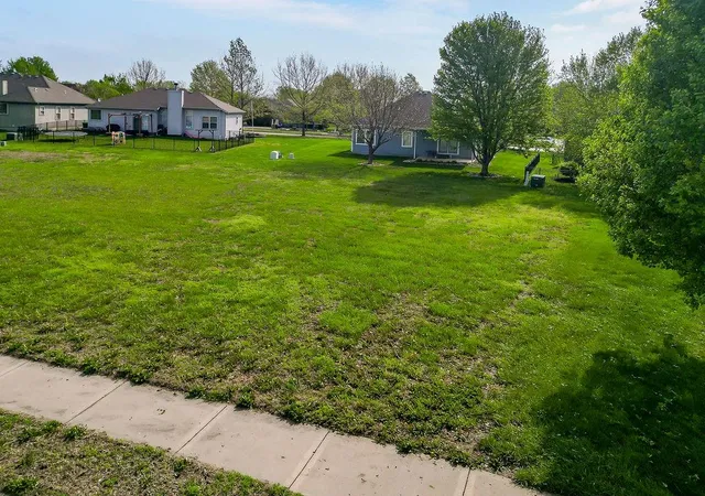 Homes for sale in Paola, KS | 29409 Palmer Dr, Paola, KS 66071 | MLS# 2615227