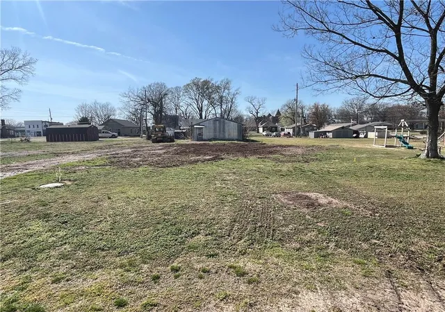 Homes for sale in Oswego, KS | 211 Merchant St, Oswego, KS 67356 | MLS# 2615261