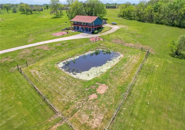 Homes for sale in Paola, KS | 30960 Somerset Rd, Paola, KS 66071 | MLS# 2615277