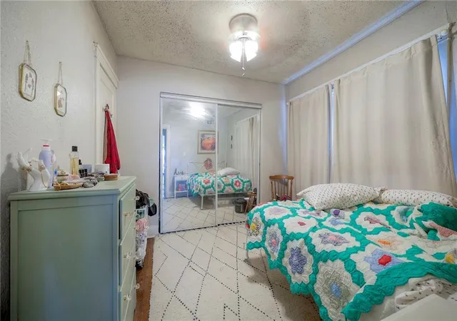 Homes for sale in Kansas City, MO | 4226 Locust Street, Kansas City, MO 64110 | Houzeo