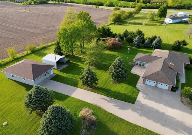 2nd image of 23171 State Hwy 148 Hwy, Maryville, MO 64468 | MLS# 2615297