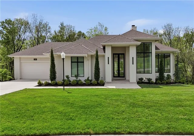 Homes for sale in Kansas City, MO | 7300 Nw Pampas Ln, Kansas City, MO 64152 | MLS# 2615307
