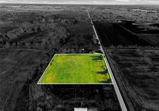 Homes for sale in Paola, KS | Block Rd, Paola, KS 66071 | MLS# 2615324