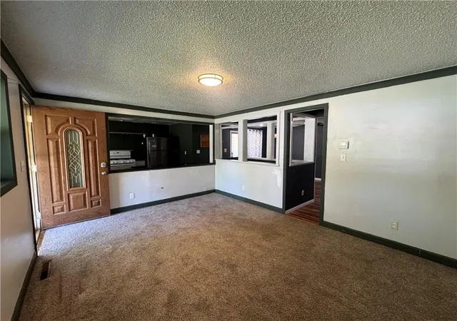 Homes for sale in Pittsburg, KS | 489 Fieldcrest Dr, Pittsburg, KS 66762 | MLS# 2615347