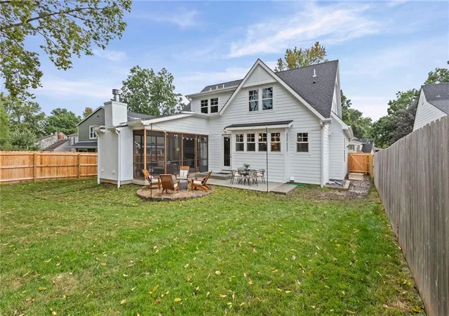Photo 2 of Single family home for sale at 4620 W 70th Terrace, Prairie Village, KS 66208 | MLS# 2615382 | Listing updated on 2026-09-30