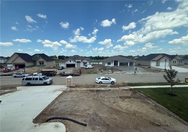 Photo 16 of Single family home for sale at 2340 Foxtail Dr, Kearney, MO 64060 | MLS# 2615384 | Listing updated on 2026-09-05