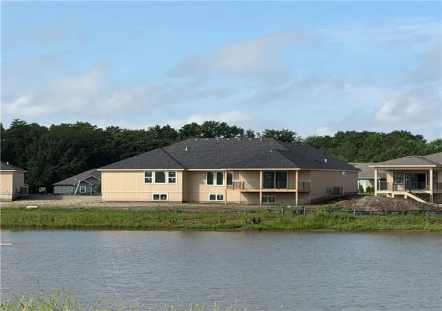 Photo 4 of Sale Pending at 2347 Foxtail Dr, Kearney, MO 64060 | MLS# 2615403 | Listing updated on 2026-09-05