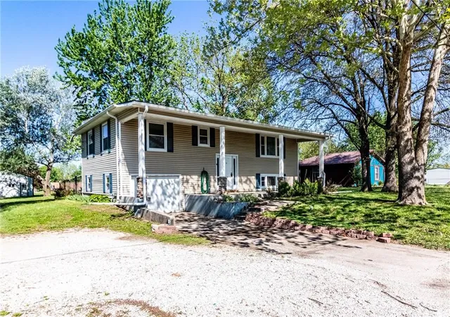 Homes for sale in Windsor, MO | 305 North St, Windsor, MO 65360 | MLS# 2615416