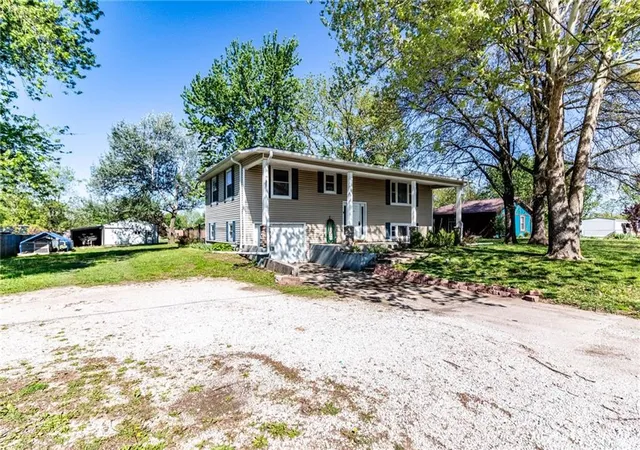 Homes for sale in Windsor, MO | 305 North St, Windsor, MO 65360 | MLS# 2615416