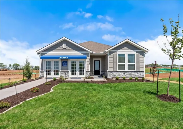 1st image of 22484 W 214th Ter, Spring Hill, KS 66083 | MLS# 2615419