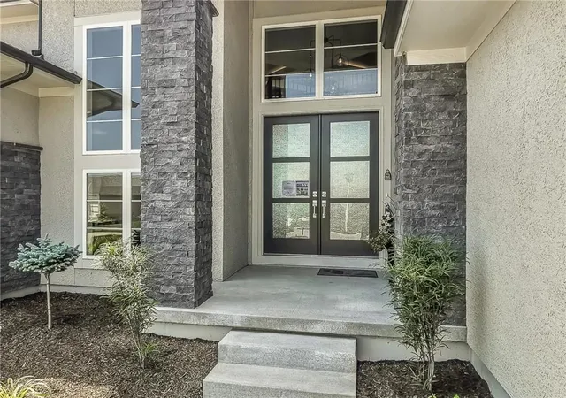 Photo 3 of Single family home for sale at 7924 Noble St, Shawnee, KS 66220 | MLS# 2615432 | Listing updated on 2026-09-02