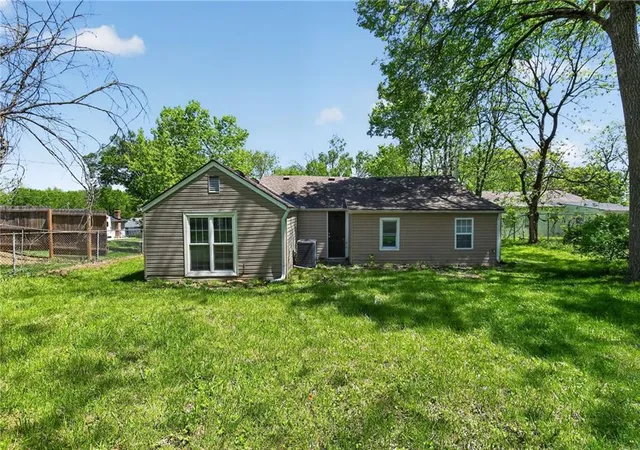 Photo 1 of Single family home for sale at 8318 Pershing Rd, Raytown, MO 64138 | MLS# 2615438 | Listing updated on 2026-09-15