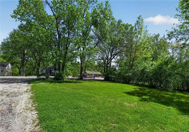 Homes for sale in Raytown, MO | 8318 Pershing Rd, Raytown, MO 64138 | MLS# 2615438