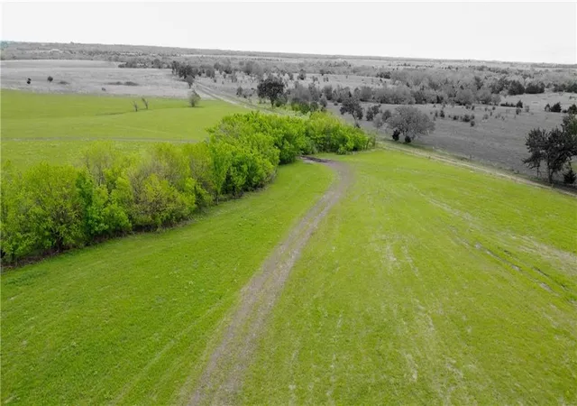 Homes for sale in Garnett, KS | 22285 Nw 1400Th Rd, Garnett, KS 66032 | MLS# 2615510