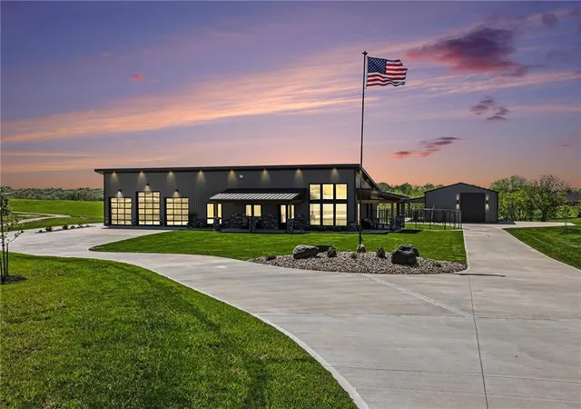 Photo 1 of Single family home for sale at 14650 Mount Olivet Rd, Smithville, MO 64089 | MLS# 2615576 | Listing updated on 2026-10-04