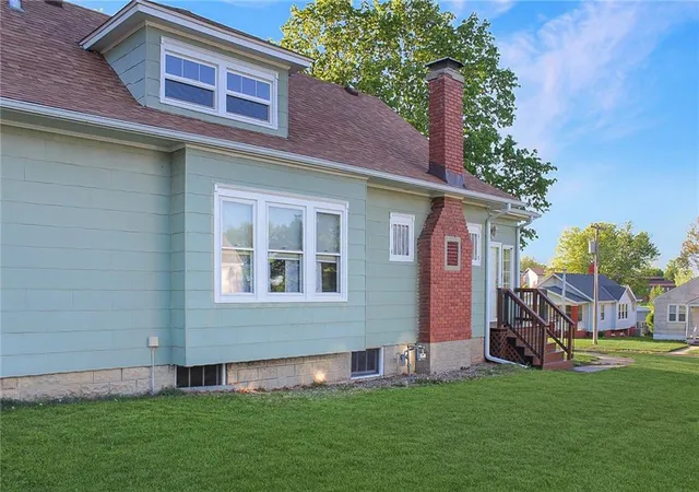 Homes for sale in Higginsville, MO | 511 W 22Nd St, Higginsville, MO 64037 | MLS# 2615582