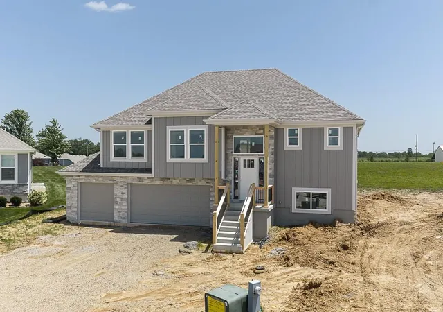 Homes for sale in Basehor, KS | 15580 Sheridan Ct, Basehor, KS 66007 | MLS# 2615627