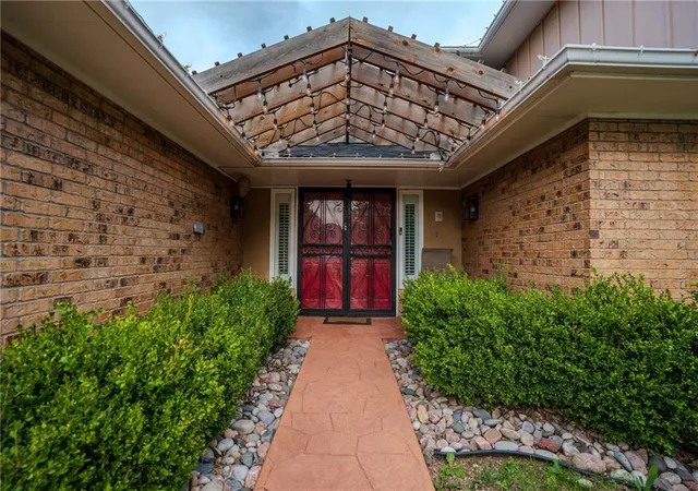 Homes for sale in Kansas City, MO | 2007 E 60Th Ter, Kansas City, MO 64130 | MLS# 2615650