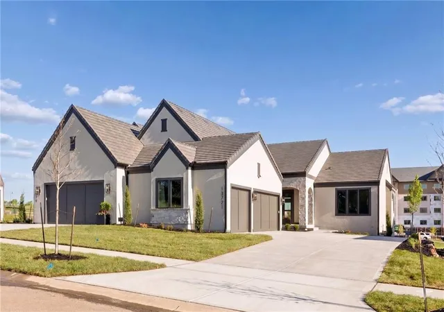 Photo 1 of Single family home for sale at 13721 Pembroke Ln, Overland Park, KS 66224 | MLS# 2615654 | Listing updated on 2026-10-01
