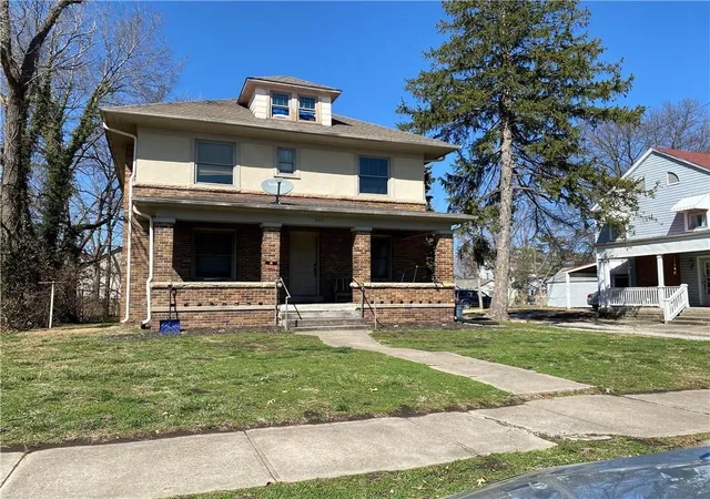 Homes for sale in Warrensburg, MO | 207 Broad St, Warrensburg, MO 64093 | MLS# 2615686