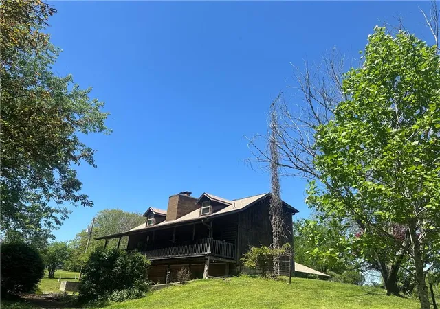2nd image of 17 Ne 465th Rd, Warrensburg, MO 64093 | MLS# 2615714