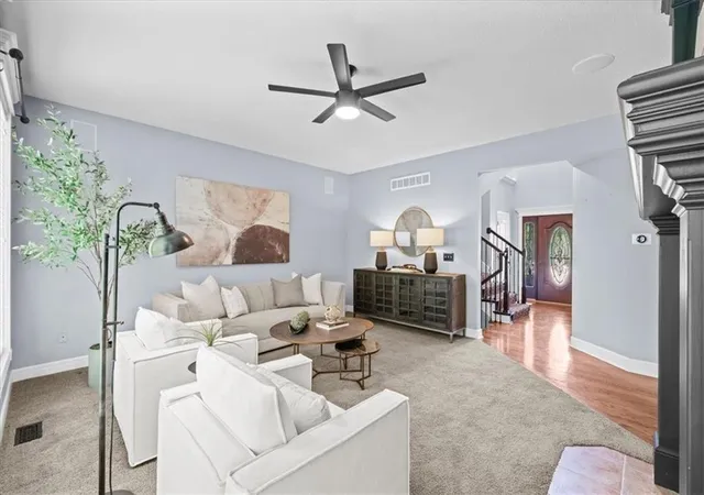 2nd image of 2408 Sw Regency Dr, Lees Summit, MO 64082 | MLS# 2615779