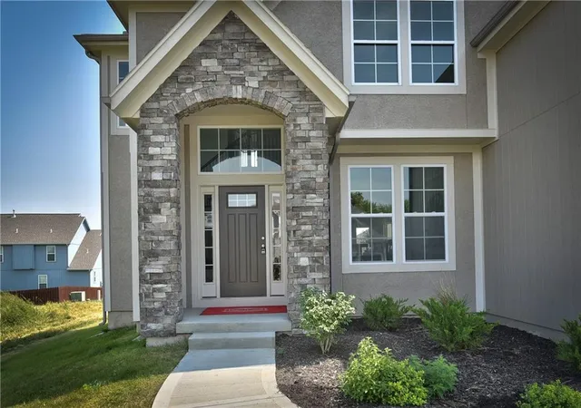 3rd image of 2275 W Elm St, Olathe, KS 66061 | MLS# 2615824