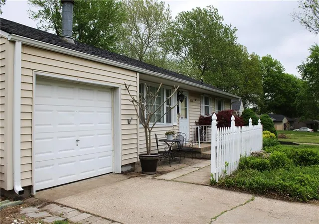 32nd image of 6800 W 76th Ter, Overland Park, KS 66204 | MLS# 2615848