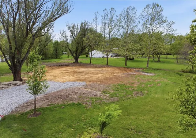 3rd image of 10985 W 175Th St, Overland Park, KS 66221 | MLS# 2615886