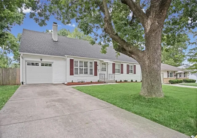 Homes for sale in Kansas City, MO | 2908 Cheyenne Cir, Kansas City, MO 64116 | MLS# 2615896