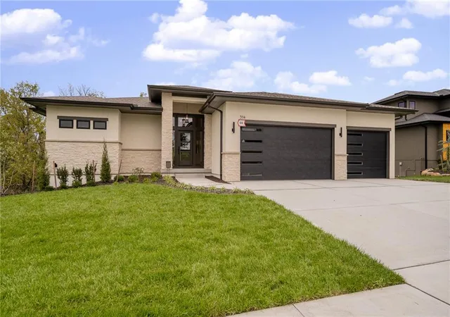 Photo 1 of Single family home for sale at 514 Turnbridge Dr, Raymore, MO 64083 | MLS# 2615899 | Listing updated on 2026-10-04