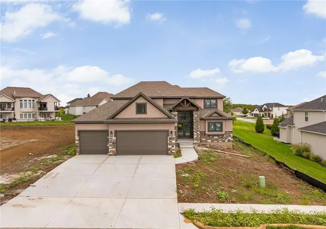 Photo 3 of Single family home for sale at 1000 Rannoch Dr, Raymore, MO 64083 | MLS# 2615904 | Listing updated on 2026-09-23
