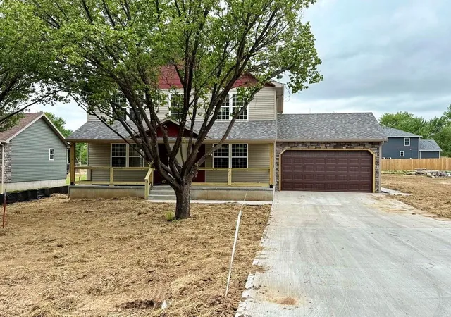 Homes for sale in El Dorado Springs, MO | 1807 S Elm St, El Dorado Springs, MO 64744 | MLS# 2615920