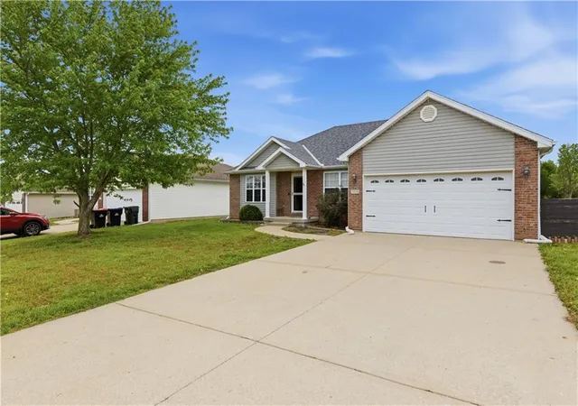 2nd image of 715 Iron Horse Dr, Warrensburg, MO 64093 | MLS# 2615998