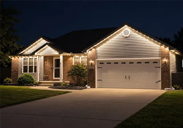 Photo 2 of Single family home for sale at 715 Iron Horse Dr, Warrensburg, MO 64093 | MLS# 2615998 | Listing updated on 2026-10-17
