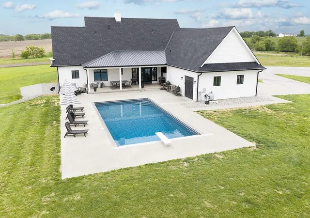 Photo 3 of Single family home for sale at 22852 Dempsey Rd, Leavenworth, KS 66048 | MLS# 2616020 | Listing updated on 2026-07-21