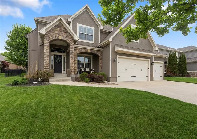 2nd image of 1809 Ne Parks Summit Blvd, Lee's Summit, MO 64064 | MLS# 2616059