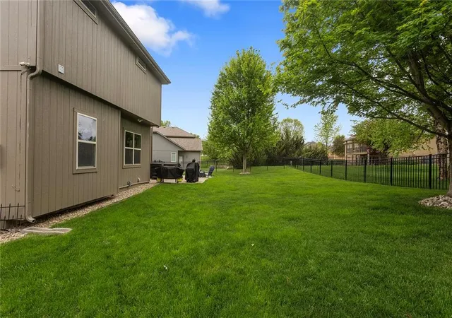 48th image of 1809 Ne Parks Summit Blvd, Lee's Summit, MO 64064 | MLS# 2616059