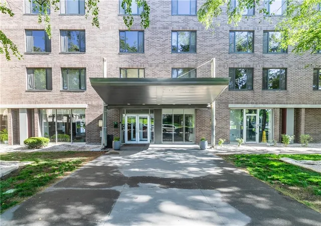 Homes for sale in Kansas City, MO | 600 E 8Th St #5S, Kansas City, MO 64106 | MLS# 2616070