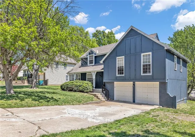 2nd image of 6939 Widmer Rd, Shawnee, KS 66216 | MLS# 2616169