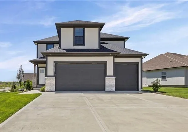 Homes for sale in Spring Hill, KS | 21103 W 186Th Ter, Spring Hill, KS 66083 | MLS# 2616183