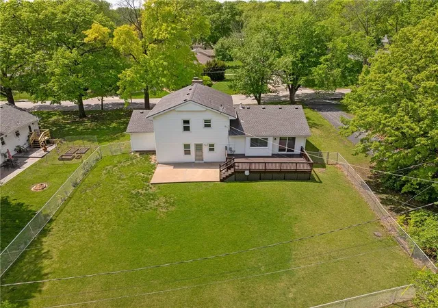 4th image of 9915 Belleview Ave, Kansas City, MO 64114 | MLS# 2616216