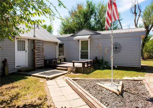 Photo 1 of Single family home for sale at 1282 1830th Street, Iola, KS 66749 | MLS# 2616217 | Listing updated on 2026-09-04