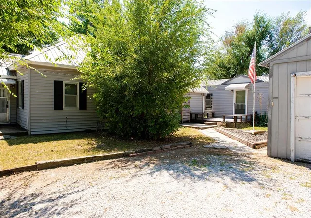 Photo 3 of Single family home for sale at 1282 1830th Street, Iola, KS 66749 | MLS# 2616217 | Listing updated on 2026-09-04