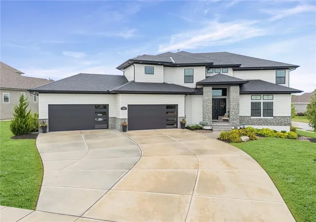 3rd image of 12300 W 169Th St, Overland Park, KS 66221 | MLS# 2616244