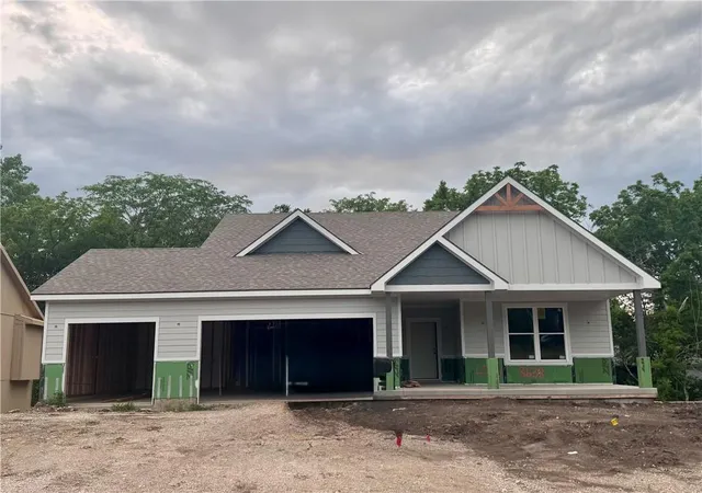 Homes for sale in De Soto, KS | 8638 Eagle Creek Dr, De Soto, KS 66018 | MLS# 2616266