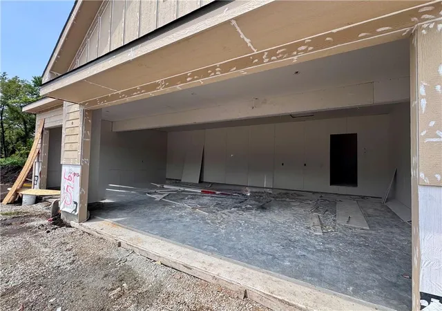 5th image of 8646 Eagle Crk Dr, De Soto, KS 66018 | MLS# 2616269