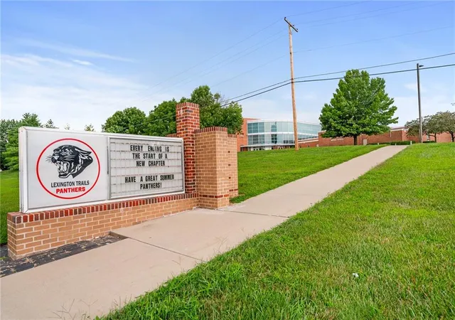 Homes for sale in De Soto, KS | 8646 Eagle Creek Dr, De Soto, KS 66018 | MLS# 2616269